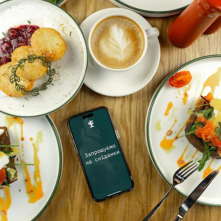 호텔 Tulip Residences 리비프